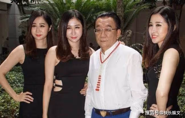 75歲侯耀華參加生日會 場面高端震撼
