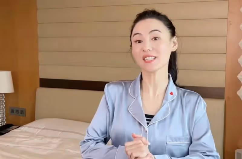 41歲張柏芝罕曬「運動內衣」照片!全身肌肉緊實,坐在地上卻被「一圈贅肉」搶鏡