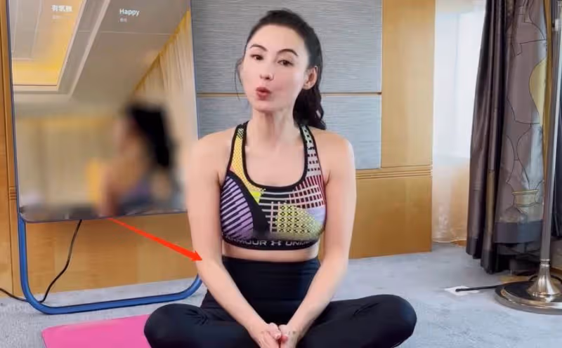41歲張柏芝罕曬「運動內衣」照片!全身肌肉緊實,坐在地上卻被「一圈贅肉」搶鏡