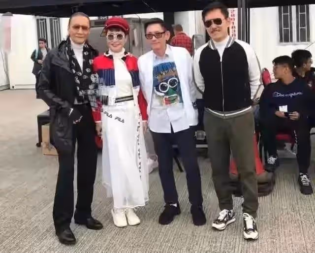 謝賢欠14K賭債,鄧光榮無能為力,狄波拉無奈,精心打扮求助賭王