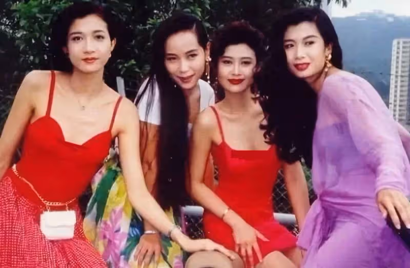 吳家麗葉童2大影后同框,同為58歲,均已皮膚鬆弛,網友:歲月不饒人