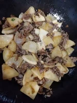肥牛土豆片