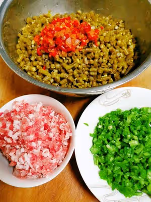 四川爛肉炒泡豇豆