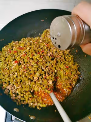 四川爛肉炒泡豇豆