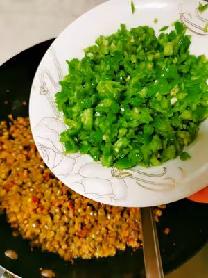四川爛肉炒泡豇豆