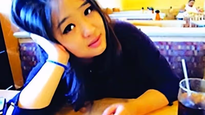 李連杰兩任妻子，利智黃秋燕過著不同人生，4個女兒差距就出來了