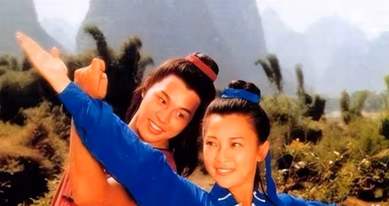 李連杰兩任妻子，利智黃秋燕過著不同人生，4個女兒差距就出來了