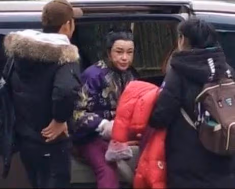 哪有什麼「不老女神」,離開百萬修圖師,這些女明星的臉全露餡了