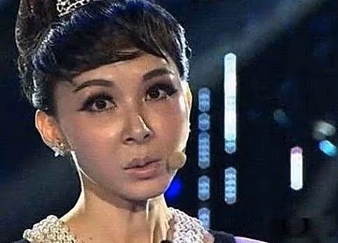 哪有什麼「不老女神」,離開百萬修圖師,這些女明星的臉全露餡了