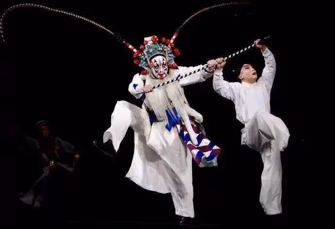 4位被誤以為是香港人的演員,「黃金配角」林雪曾是帥哥,「千面如來」劉洵最讓人意外