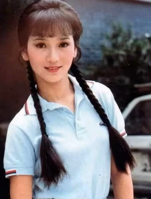 趙雅芝與黃漢偉失婚40年:她被譽為「不老女神」,他卻了無音訊:坎坷婚姻背後,終有對愛情的執著
