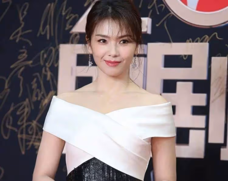趙麗穎的腰,楊冪的臀,6位一線女星最自卑的地方,你發現了嗎?
