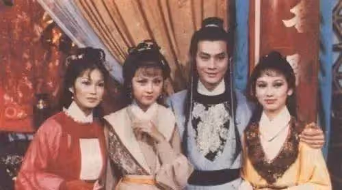 鄭少秋:周潤發下跪感謝,金庸題字贊美,因風流成性背負一身罵名