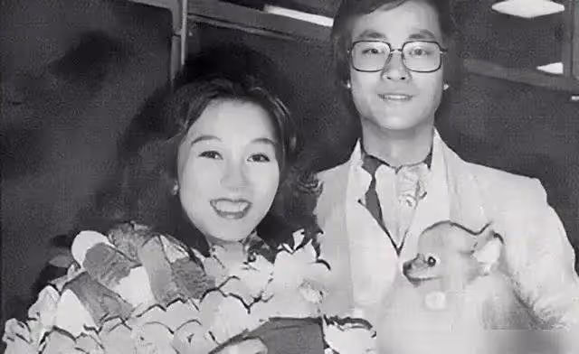 鄭少秋:周潤發下跪感謝,金庸題字贊美,因風流成性背負一身罵名