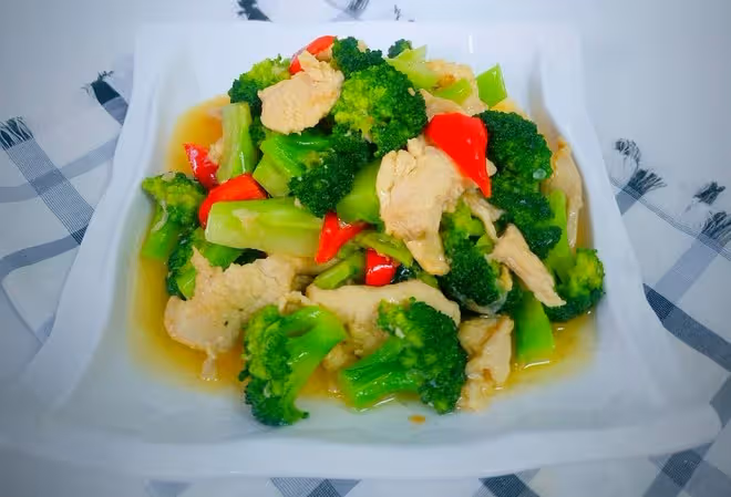 雞胸肉炒西蘭花