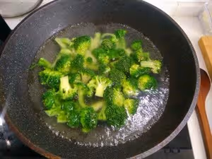 雞胸肉炒西蘭花