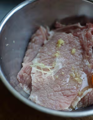 做了這個蔥燒大排，你就知道什麼叫米飯神偷