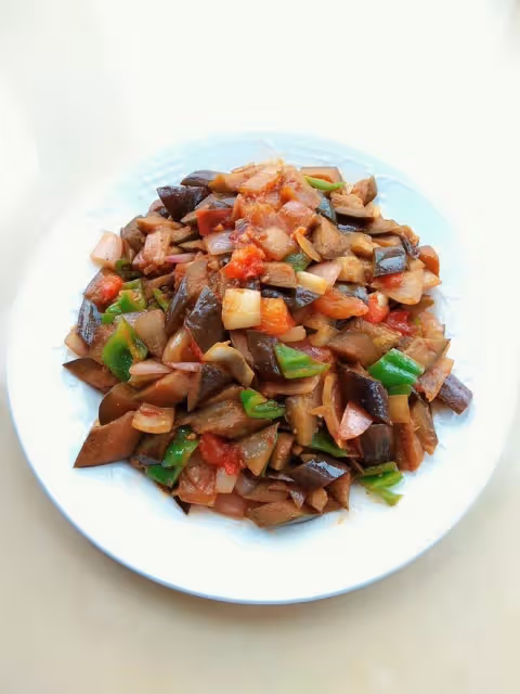 茄子的另類吃法 洋蔥炒茄子青椒番茄