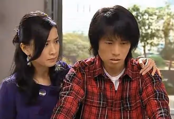 棟篤笑之王黃子華舞台劇首演,眾星現身支持,劉嘉玲稱要偷師取經
