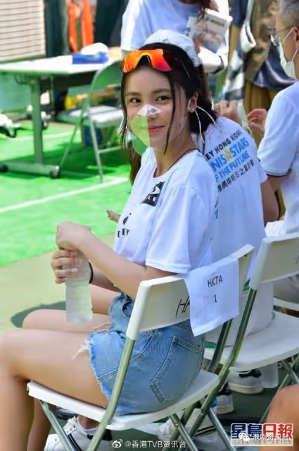 不清楚被稱為「全球知名歌手」!TVB甜美女歌手為影片事件首開腔