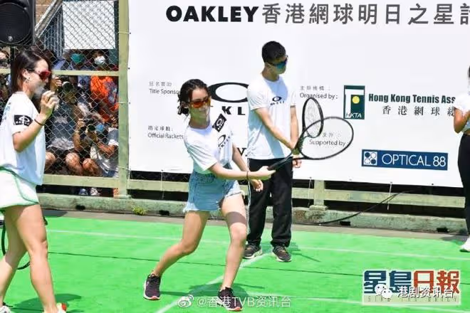 不清楚被稱為「全球知名歌手」!TVB甜美女歌手為影片事件首開腔
