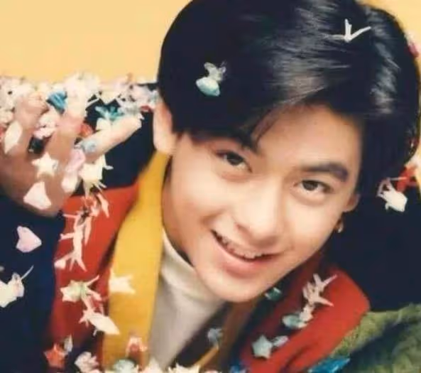 有種「長大」叫Kimi！近照褪去「稚嫩嬰兒肥」讓人直呼認不出，網友：難怪林志穎不曬了