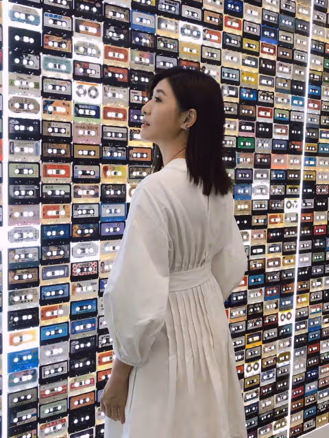 她看不出年過半百!昔日玉女掌門人「歡慶51歲生日」美翻 「45歲才生子神凍齡」網認證:被歲月遺忘❤