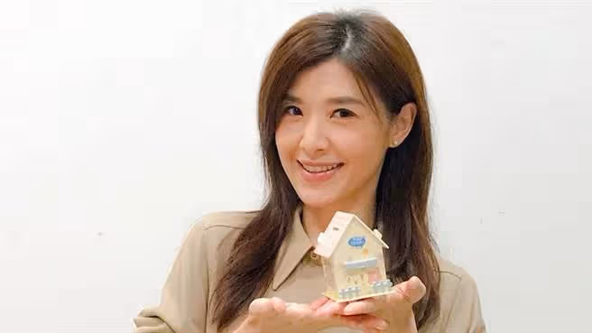 她看不出年過半百!昔日玉女掌門人「歡慶51歲生日」美翻 「45歲才生子神凍齡」網認證:被歲月遺忘❤