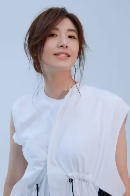 她看不出年過半百!昔日玉女掌門人「歡慶51歲生日」美翻 「45歲才生子神凍齡」網認證:被歲月遺忘❤