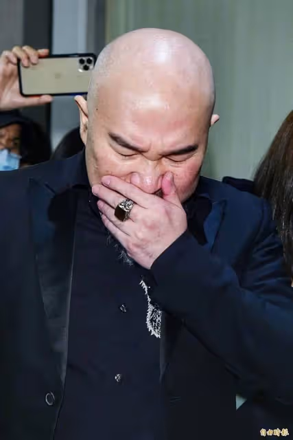離別劉真2年慟難熬!辛龍「12字深情道盡思念」雙關告白惹心碎,吳宗憲曝「唯一的心願」太不捨