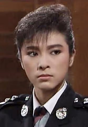 成龍花8年「追到手卻不珍惜」她痛斬情絲!與男友「同居26年不婚不生」最終孤單一人:細節讓人看哭了