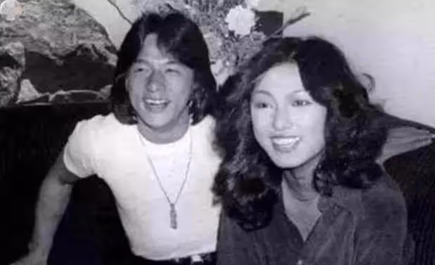 成龍花8年「追到手卻不珍惜」她痛斬情絲!與男友「同居26年不婚不生」最終孤單一人:細節讓人看哭了