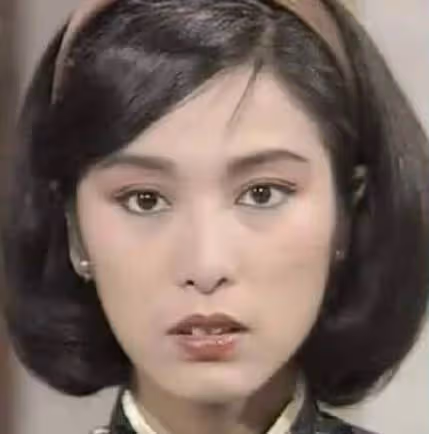 成龍花8年「追到手卻不珍惜」她痛斬情絲!與男友「同居26年不婚不生」最終孤單一人:細節讓人看哭了