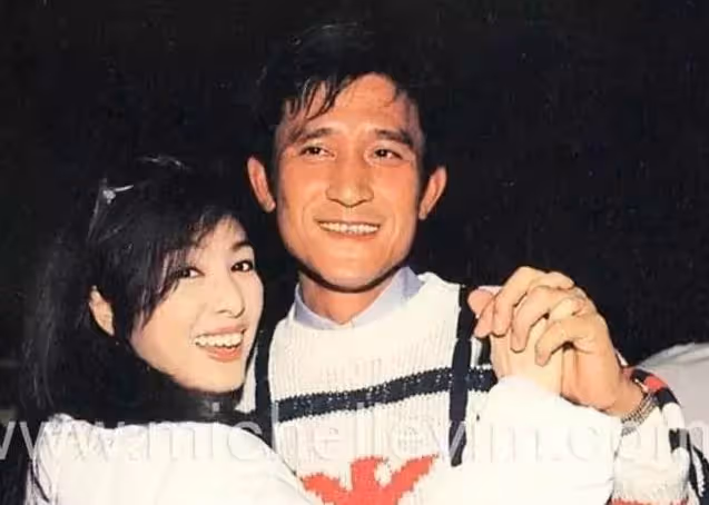 成龍花8年「追到手卻不珍惜」她痛斬情絲!與男友「同居26年不婚不生」最終孤單一人:細節讓人看哭了