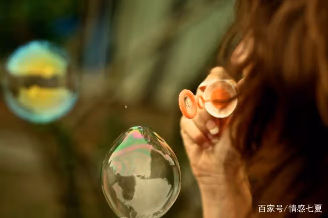 女婿做主接他父母養老,岳母后腳拿房產證趕人:你沒資格軟飯硬吃