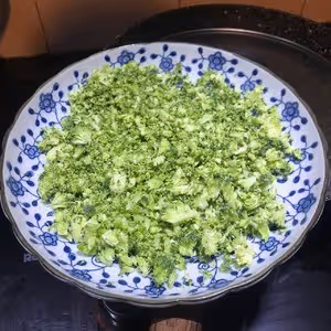 可樂雞翅＋西蘭花飯糰便當（有彩蛋）