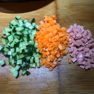可樂雞翅＋西蘭花飯糰便當（有彩蛋）