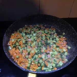 可樂雞翅＋西蘭花飯糰便當（有彩蛋）