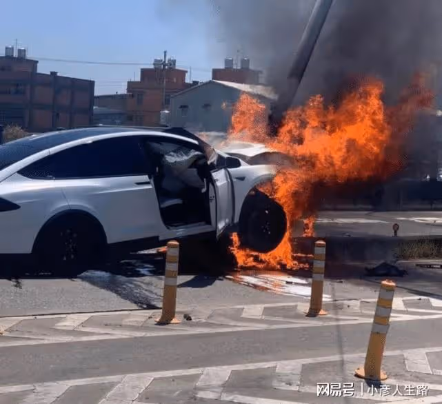 一天之內6個瓜:林志穎車禍臉部骨折,張鐵林剮蹭別車被拍不承認