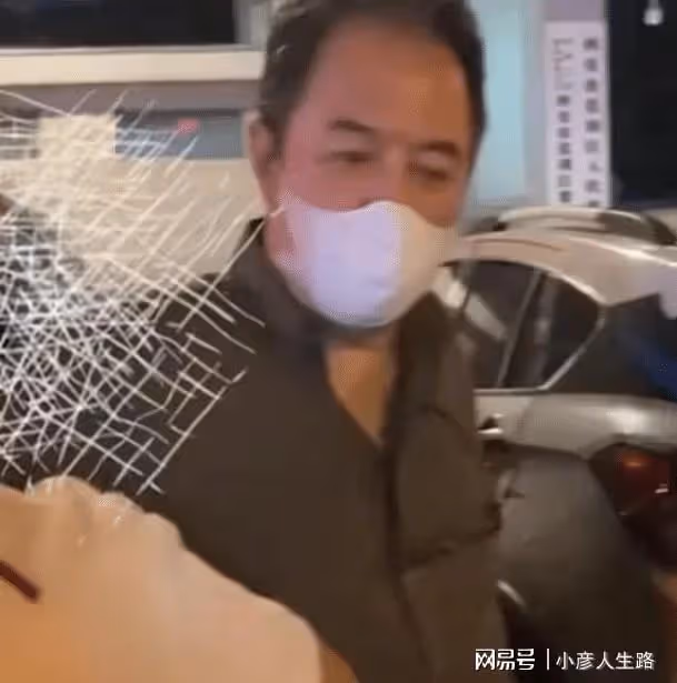 一天之內6個瓜:林志穎車禍臉部骨折,張鐵林剮蹭別車被拍不承認