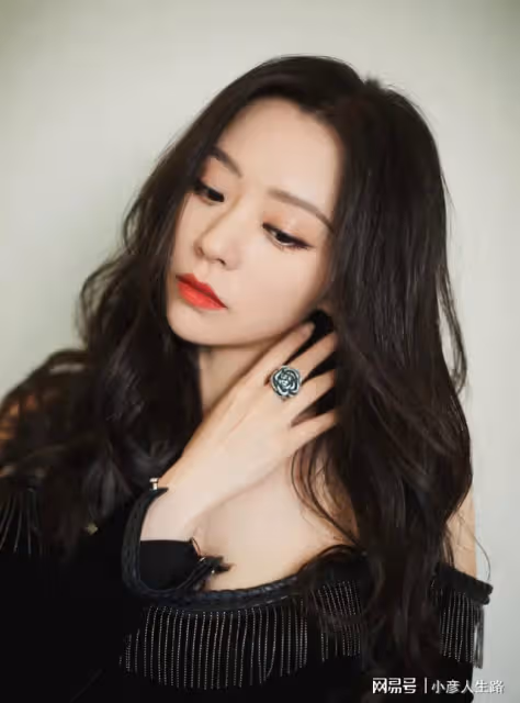 張靚穎:當年被前夫馮軻騙6億,離婚後越來越好