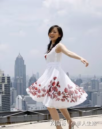 張靚穎：當年被前夫馮軻騙6億，離婚後越來越好
