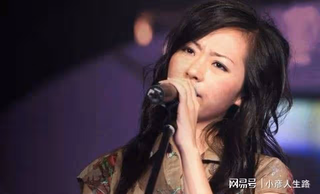 張靚穎：當年被前夫馮軻騙6億，離婚後越來越好