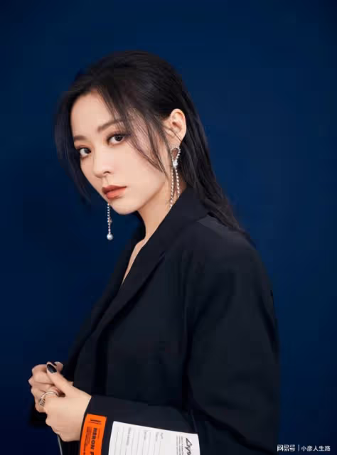 張靚穎:當年被前夫馮軻騙6億,離婚後越來越好