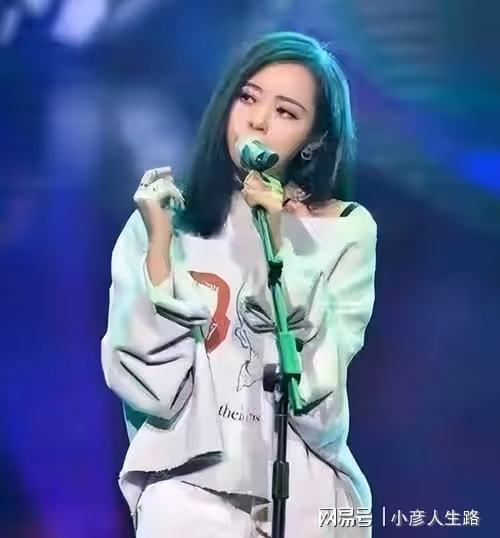 張靚穎:當年被前夫馮軻騙6億,離婚後越來越好