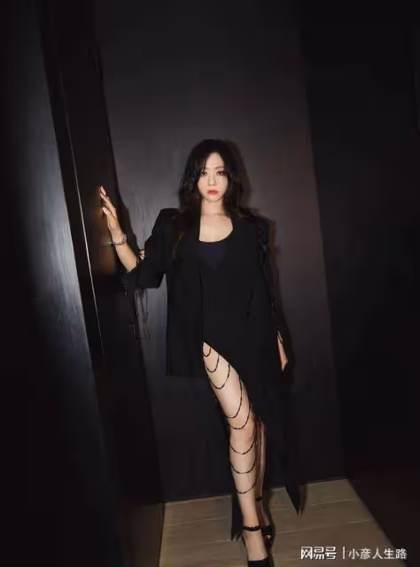 張靚穎:當年被前夫馮軻騙6億,離婚後越來越好