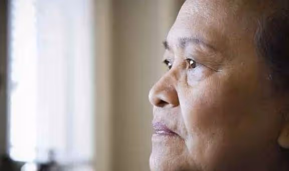 夫妻兩人長期分居,妻子忍受不住寂寞:人性是耐不住考驗的