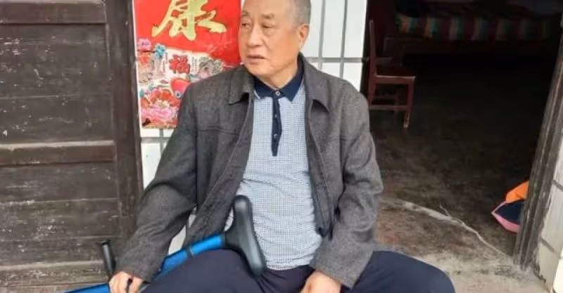 當年，父親把母親和我趕出家門，如今身患絕症的他，又聯繫上了我