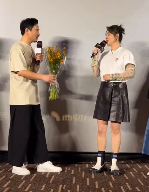 42歲沈騰暴瘦現身!留型男鬍鬚與馬麗互動親密,惹得女方老公喊話