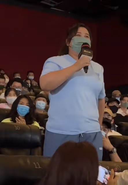 42歲沈騰暴瘦現身!留型男鬍鬚與馬麗互動親密,惹得女方老公喊話